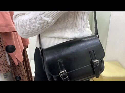 ❤️ Фитинг бөлмөсүндө жаш канчык FeralBerryди дилдо менен коомдук мастурбациялоо ❤️❌ Порно видео ky.xxxpornimages.ru ❤